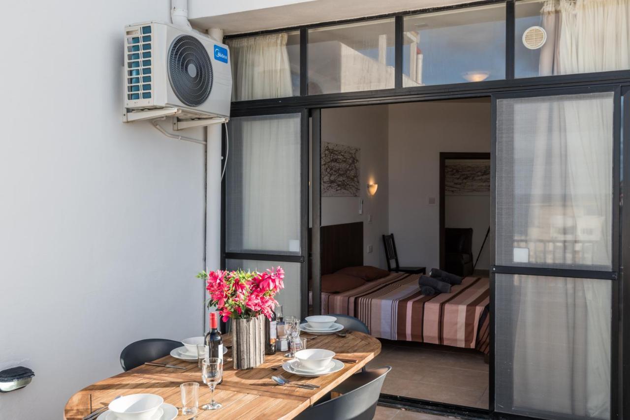 Seashells 2 Bedroom Apartment With Sunny Terrace With Stunning Sea Views - By Getawaysmalta Σεντ Πόλς Μπέι Εξωτερικό φωτογραφία